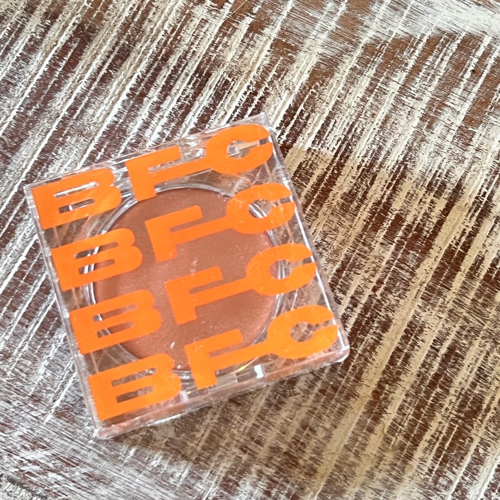 Shimmering Highlighter